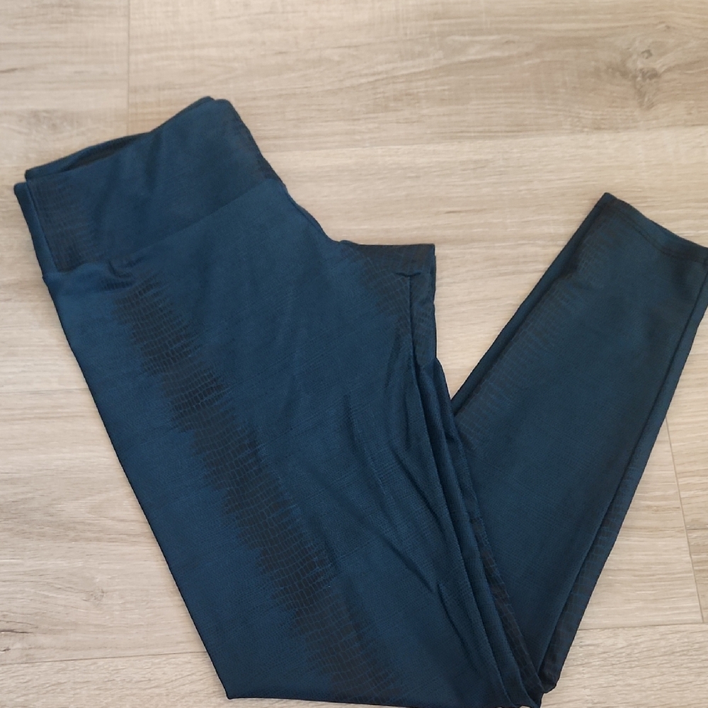 Onzie Teal Blue Animal Print Patterned Leggings